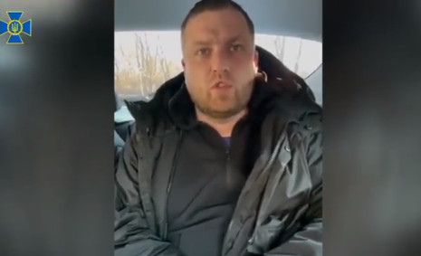 Πόλεμος στην Ουκρανία: Βίντεο Ουκρανού πολίτη στο TikΤok πρόδωσε τα όπλα στο εμπορικό κέντρο του Κιέβου