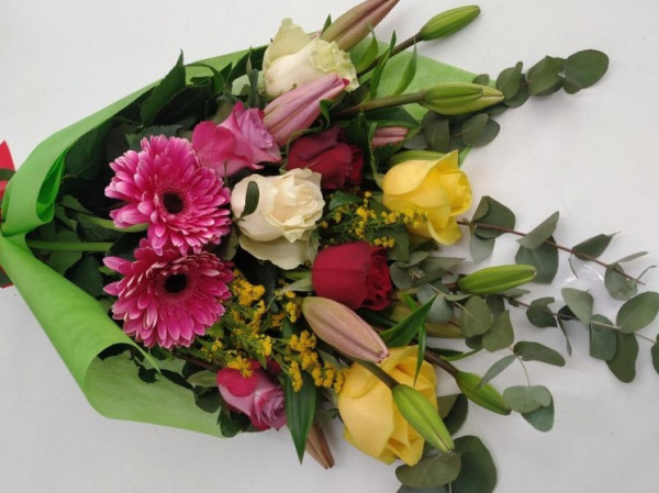 Σκιάθος: Του παρήγγειλαν λουλούδια και έχασε πάνω από 20.000 ευρώ