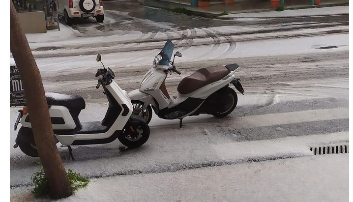 Κρήτη: Χαλάζι, χιόνια και κρύο – Κεραυνοί έκαναν τη νύχτα μέρα