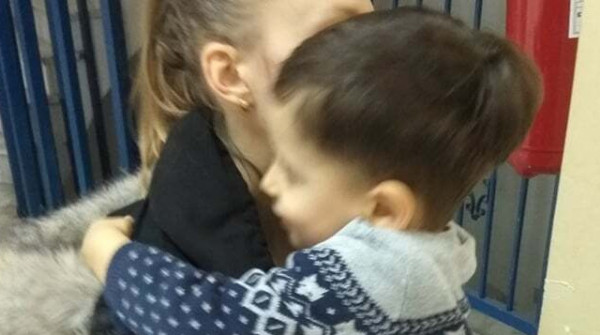 Πόλεμος στην Ουκρανία: Συγκλονίζει το πρώτο προσφυγόπουλο που πέρασε τα ελληνικά σύνορα – Τι είπε