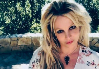 Η Μπρίτνεϊ Σπίαρς ξαναχτυπά: Νέες γυμνές πόζες σκορπίζουν εγκεφαλικά