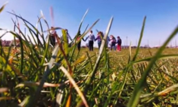 Το συγκινητικό βίντεο μαθητών για την Ουκρανία