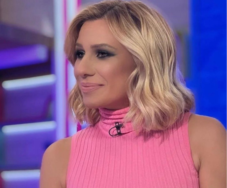 Κατερίνα Καραβάτου: Καλημερίζει τους διαδικτυακούς της φίλους χωρίς ίχνος μακιγιάζ