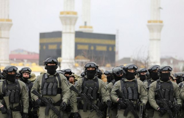 Πόλεμος στην Ουκρανία: Ο Καντίροφ στέλνει 1.000 Τσετσένους να πολεμήσουν – Τι σημαίνει η παρουσία τους στο μέτωπο