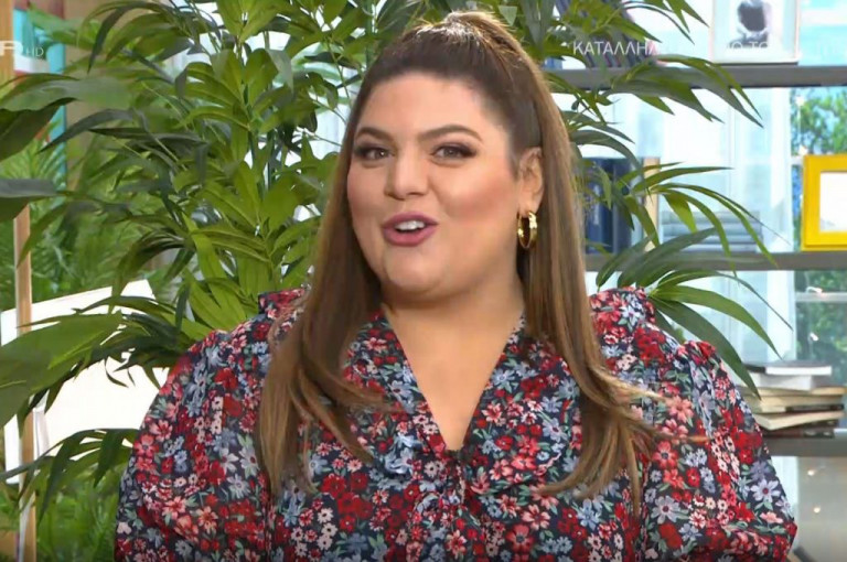 Τι ακούει η Δανάη Μπάρκα όταν κάνει μπάνιο;