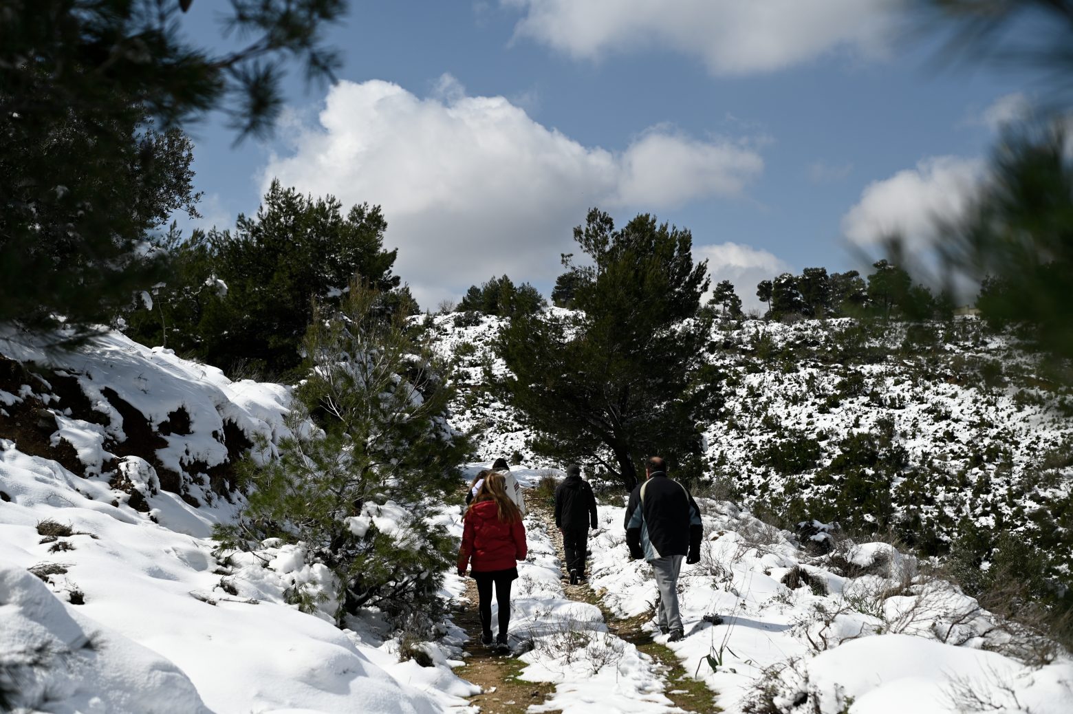 Καιρός: «Μπάλα» παγωμένου αέρα θα σαρώσει την Ελλάδα - Μπόρες χιονιού στην Αττική