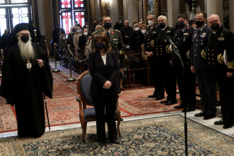 Γεύμα στο προεδρικό για τον Αρχιεπίσκοπο και τα μέλη της Ιεράς Συνόδου μετά την Θεία λειτουργία