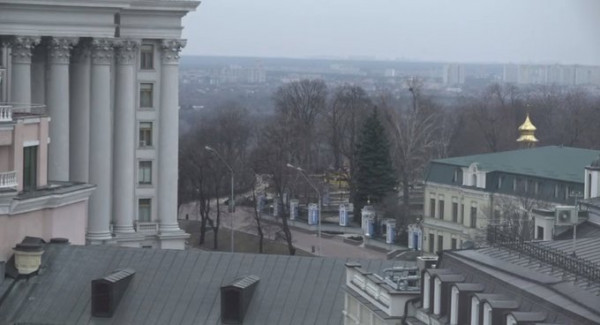 Ουκρανία: Προς κλιμάκωση η ρωσική επίθεση – Αγωνία για την απομάκρυνση αμάχων και νέος γύρος διαπραγματεύσεων