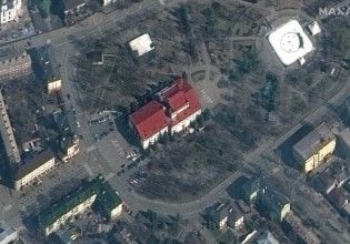 Μαριούπολη: Περίπου 130 άνθρωποι έχουν ανασυρθεί ζωντανοί από τα ερείπια του θεάτρου