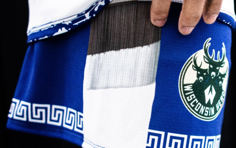 Η θυγατρική των Μπακς φορά γαλανόλευκα για να τιμήσει την Ελλάδα