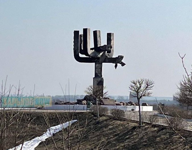 Πόλεμος στην Ουκρανία: Το Κίεβο καταγγέλλει ότι η Ρωσία έπληξε μνημείο του Ολοκαυτώματος