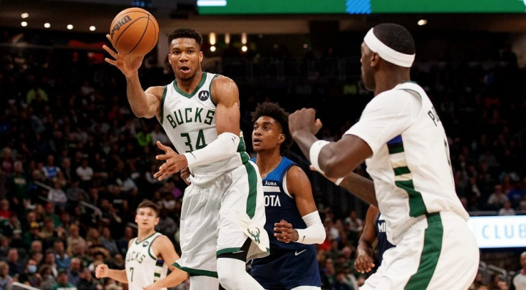 Αντετοκούνμπο: Πρώτος σε ασίστ που οδηγούν σε τρίποντο