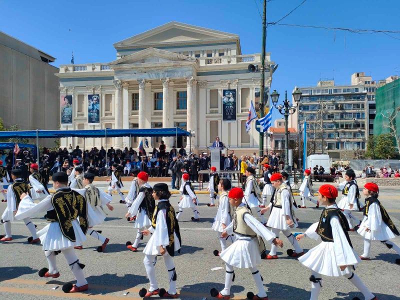 Στιγμές εθνικής υπερηφάνειας στον εορτασμό της 25ης Μαρτίου στον Πειραιά