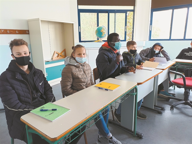 Πρώτη εβδομάδα στο νέο σχολείο για 4 παιδιά από την Ουκρανία