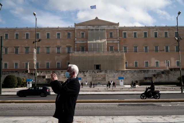 Βασιλακόπουλος: Η 4η δόση  θα γίνει σε όλους  - Πόσο πιθανό είναι να νοσήσουν με κοροναϊό οι εμβολιασμένοι