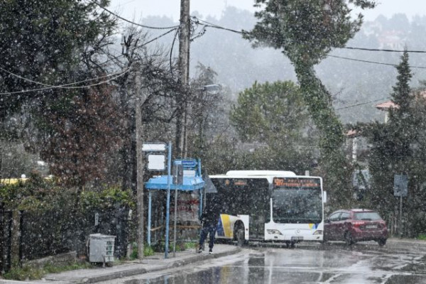 Kακοκαιρία Φίλιππος: Στο έλεος του χιονιά ξανά η Αττική – Πολικό ψύχος σε όλη τη χώρα