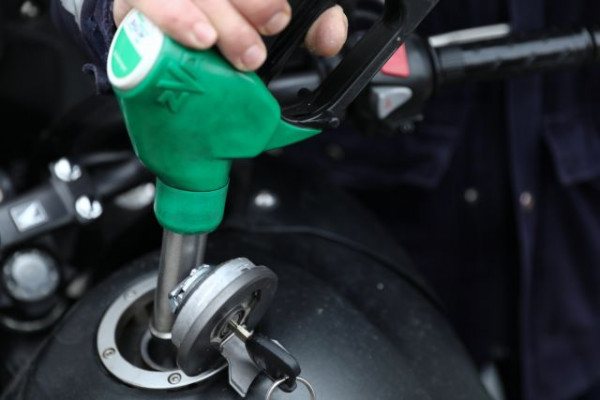 Επιδότηση στα καύσιμα: Ολα τα νέα μέτρα για την ακρίβεια – Με κάρτα καυσίμων στα βενζινάδικα ImgSrc-18-9-600x400
