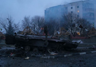 Πόλεμος στην Ουκρανία: Το διακύβευμα των διαπραγματεύσεων μετά από μία εβδομάδα αιματοχυσίας