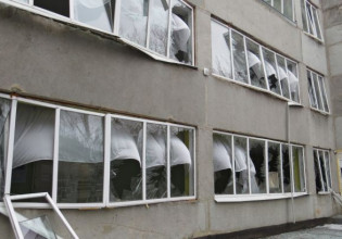 Πόλεμος στην Ουκρανία: Στόχος επίθεσης κέντρο ραδιοφωνίας και τηλεόρασης στο Κίεβο – Περικυκλωμένη η Μαριούπολη