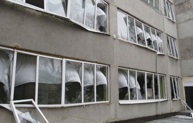 Πόλεμος στην Ουκρανία: Στόχος επίθεσης κέντρο ραδιοφωνίας και τηλεόρασης στο Κίεβο – Περικυκλωμένη η Μαριούπολη