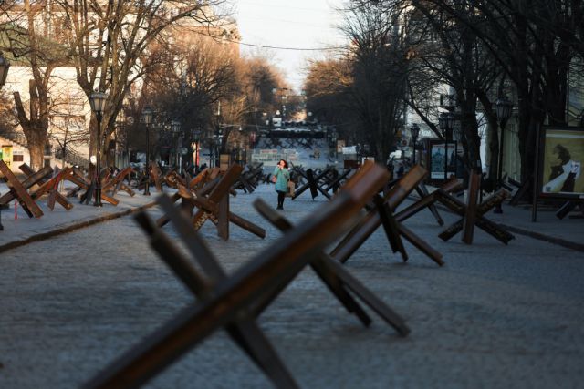Πόλεμος στην Ουκρανία: Αυξάνεται ο αριθμός των κατοίκων της χώρας που δηλώνουν έτοιμοι να πολεμήσουν
