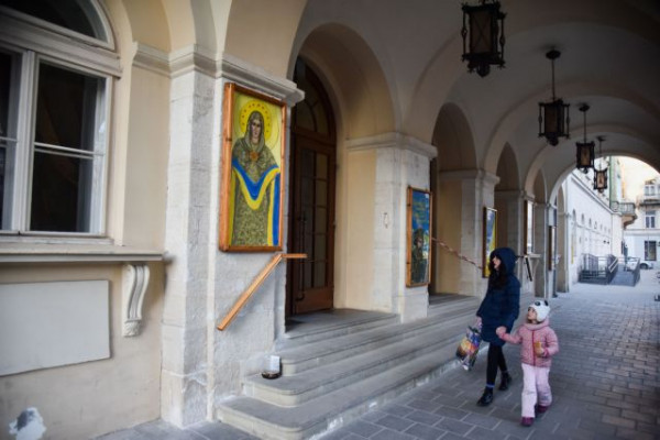 Πόλεμος στην Ουκρανία: Σε ισπανικά νοσοκομεία 25 καρκινοπαθή παιδιά από την Ουκρανία