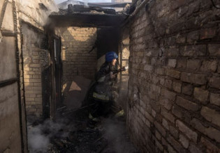 Ουκρανία: «Η ενεργός φάση της ρωσικής εισβολής θα έχει τελειώσει μέχρι τα τέλη Απριλίου», λέει ο σύμβουλος του Ζελένσκι