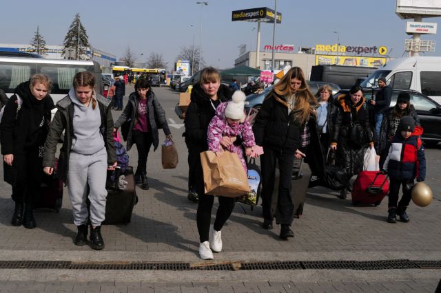 Πόλεμος στην Ουκρανία: «Οι γυναίκες γίνονται στόχοι μαστροπών», προειδοποιεί μέλος των Femen
