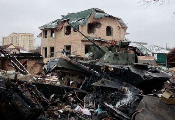 Πόλεμος στην Ουκρανία: Γυναίκες με όπλα κλείστηκαν στο Κίεβο για την μεγάλη πολιορκία – Ωδίνες και οδύνη για αυτό που έρχεται