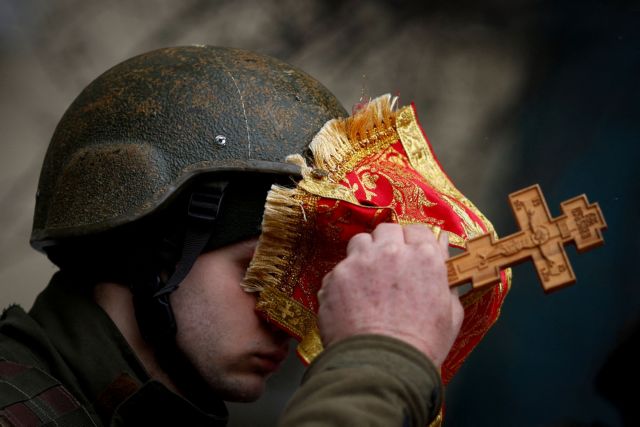 Πόλεμος στην Ουκρανία: Ζωντανοί-νεκροί στην μαρτυρική Μαριούπολη – Παγκόσμια κραυγή αγωνίας για τους αμάχους