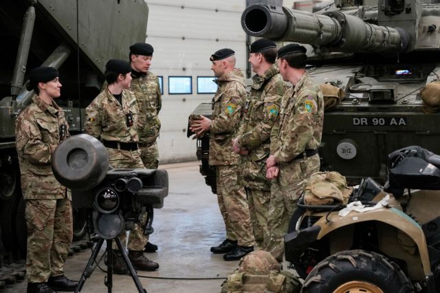 Πόλεμος στην Ουκρανία: Δεν θα στείλει Βρετανούς στρατιώτες ο Τζόνσον