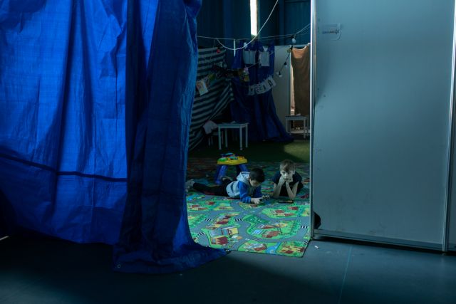 Πόλεμος στην Ουκρανία: Τι λένε πρόσφυγες που ζουν πλέον σε ασφαλή καταλύματα στον Πειραιά