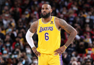 NBA: Έγραψε ιστορία ο Λεμπρόν με μοναδικό ρεκόρ