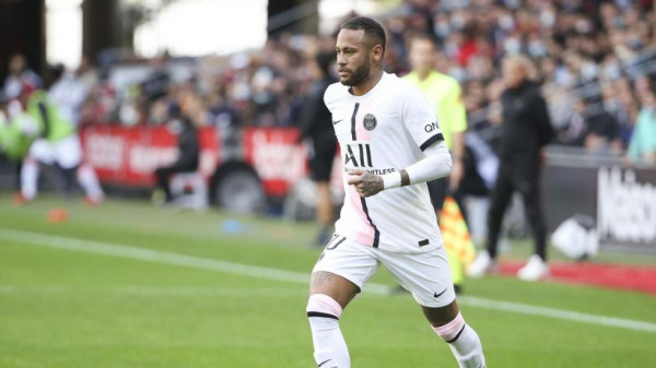 Η Παρί νίκησε αλλά οι οπαδοί της έβριζαν τον Νεϊμάρ και γιούχαραν τον Μέσι