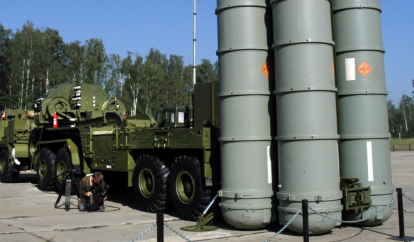 Τουρκία: Εκτός συζήτησης οι S-400 – Αποκλείεται να τους δώσουμε στην Ουκρανία, λέει ο Τσαβούσογλου