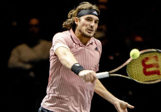 Indian Wells: Ξεκίνημα με νίκη στο διπλό για τον Τσιτσιπά