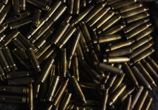 Πόλεμος στην Ουκρανία: Τα «αθέατα» κέρδη της πολεμικής βιομηχανίας