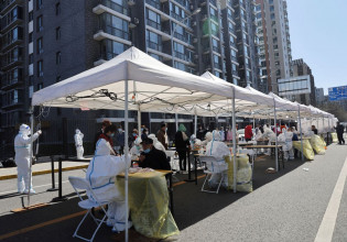 Κοροναϊός: Τα φετινά κρούσματα στην Κίνα περισσότερα από ό,τι σε όλη τη διάρκεια του 2021