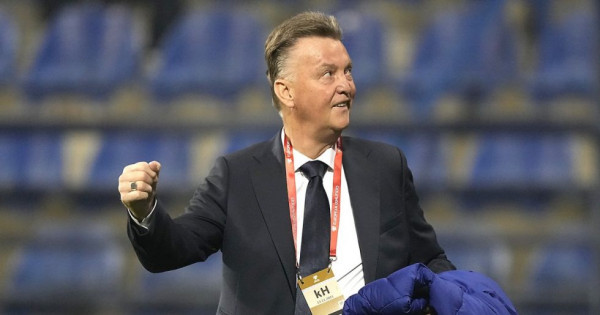 «Εκρηξη» Φαν Χάαλ: «Το Μουντιάλ στο Κατάρ είναι γελοίο, η FIFA νοιάζεται μόνο για τα χρήματα»