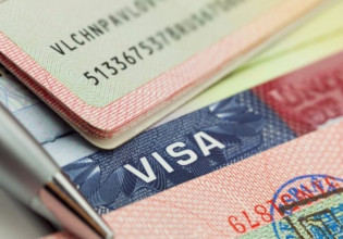 Ουκρανία: Η Κομισιόν καλεί τα κράτη μέλη να καταργήσουν «χρυσά διαβατήρια» και «χρυσές άδειες διαμονής»