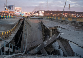 Πόλεμος στην Ουκρανία: Ο Πούτιν ακολουθεί το σχέδιο «Ανακόντα» –  Τα 3+1 σενάρια για τη συνέχεια της εισβολής