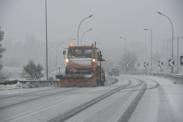 Συναγερμός στην Εύβοια: Μοναχοί εγκλωβίστηκαν στα χιόνια