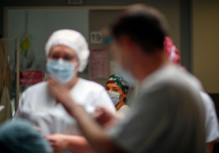 Κοροναϊός: 22.107 κρούσματα, 344 διασωληνωμένοι και 42 θάνατοι