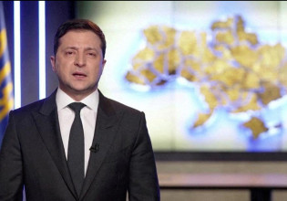 Πόλεμος στην Ουκρανία: Μεταφράστρια λύγισε από συγκίνηση στο διάγγελμα Ζελένσκι