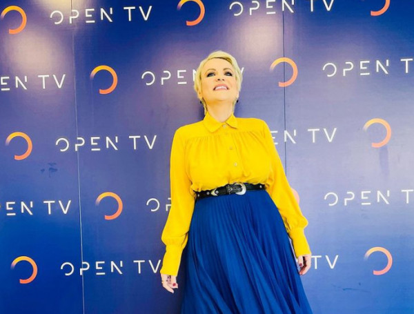 Τζωρτζέλα Κόσιαβα: Αποχώρησε ντυμένη στα χρώματα της Ουκρανίας