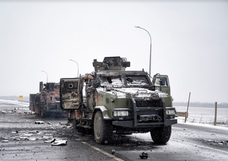 Σολτς: Ζήτησε κατάπαυση του πυρός από τον Πούτιν – Η Μόσχα κατηγορεί το Κίεβο ότι «καθυστερεί» τις ειρηνευτικές συνομιλίες