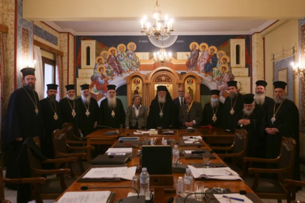 Ιερά Σύνοδος: Στους ναούς όλης της Ελλάδας εγκύκλιο σημείωμα για τον πόλεμο στην Ουκρανία