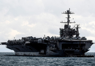 Πόλεμος στην Ουκρανία: Αμερικανικά και ρωσικά στρατεύματα συγκεντρώνονται στη Μεσόγειο