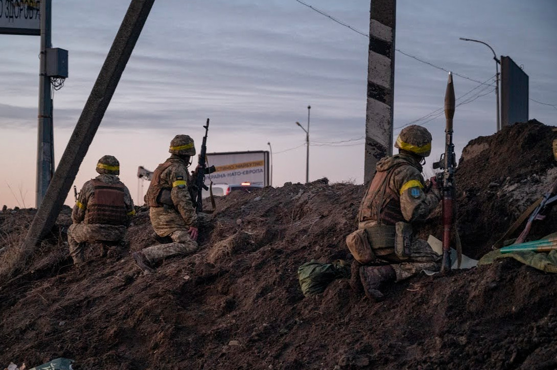 Πόλεμος στην Ουκρανία: Οι ρωσικές απώλειες «επισκιάζουν» τα τρωτά σημεία του Κιέβου
