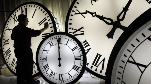 Αλλαγή ώρας 2022: Πότε γυρίζουμε τα ρολόγια, γιατί δεν καταργείται